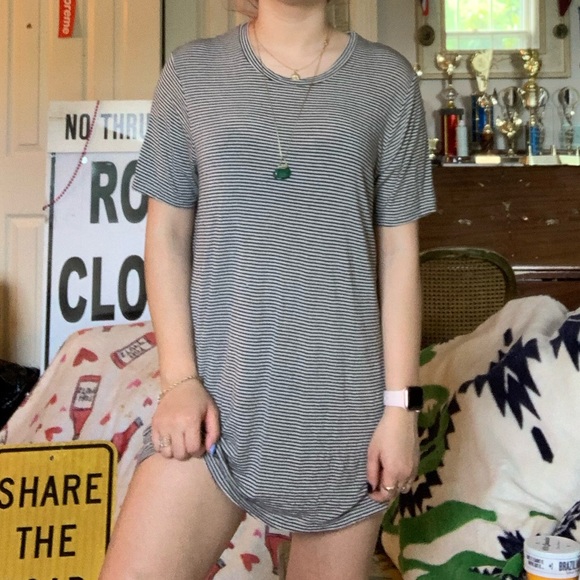 Brandy Melville t-shirt dress - Picture 1 of 3